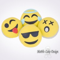 8 Smiley Cupcakes